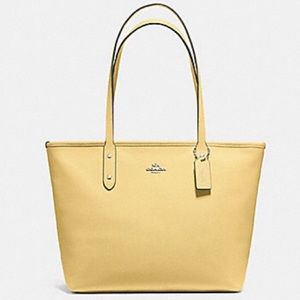 NWT COACH TOTE ZIP SHOULDER BAG YELLOW